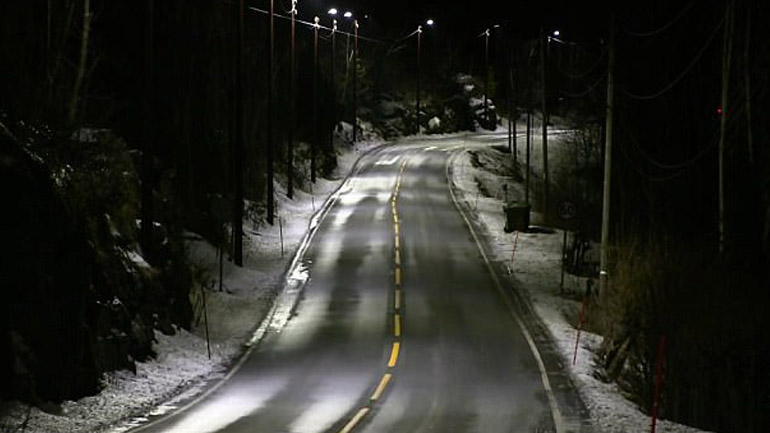 Έβαλαν αυτόματα φώτα στους δρόμους